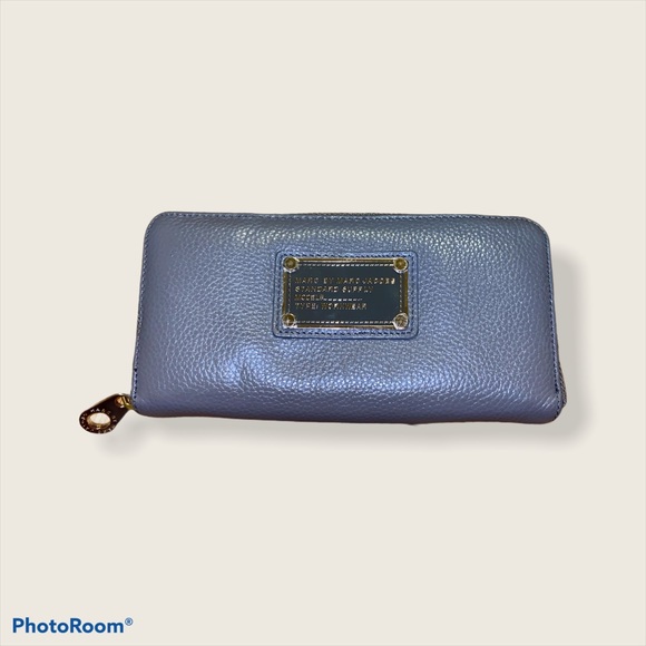 Marc Jacobs Handbags - Marc by Marc Jacobs Gray Leather Wallet•